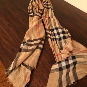 GiantBurberry scarf